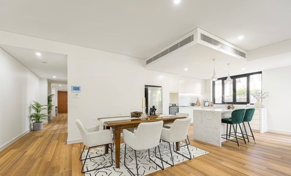 Blackbutt hybrid ties kitchen and dining together