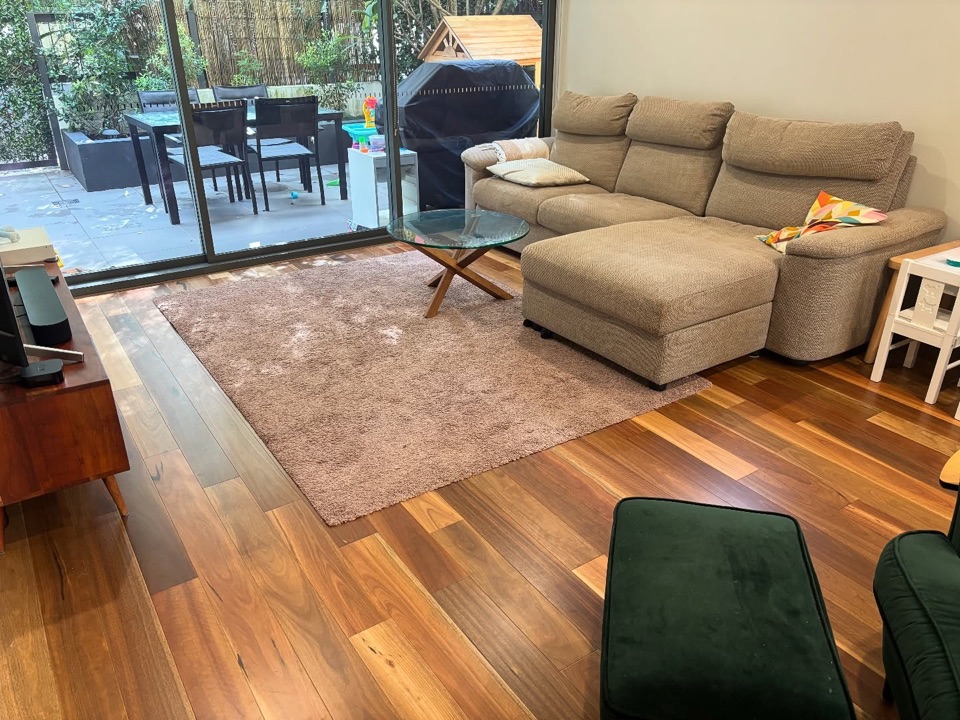 Spotted gum brings warmth to the lounge