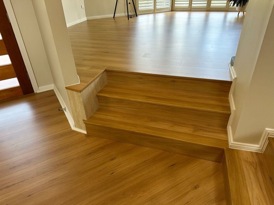 Blackbutt hybrid wraps the wide entry steps
