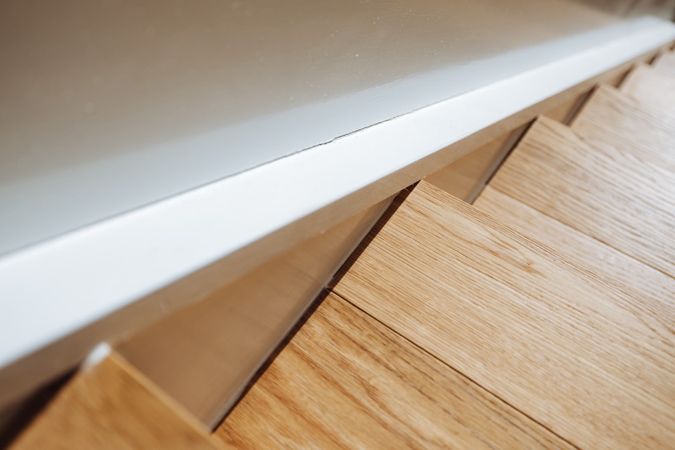 The stair treads in profile
