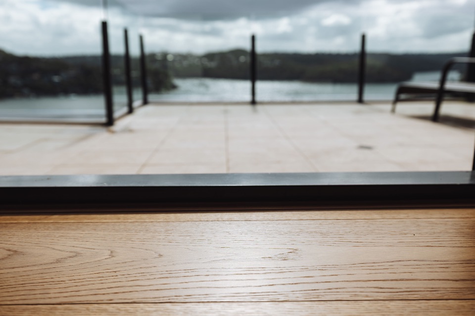 Oak at the threshold to the terrace